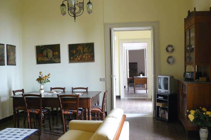 Location de vacances pour 8 personnes, avec balcon et jardin à Milo - 3