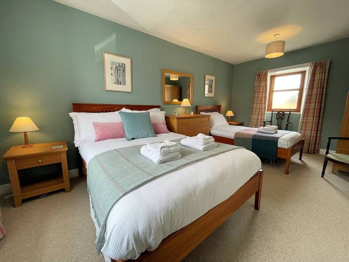 Charming & Cosy Traditional Scottish Cottage - Pass the Keys in Loch Ken, Castle Douglas
