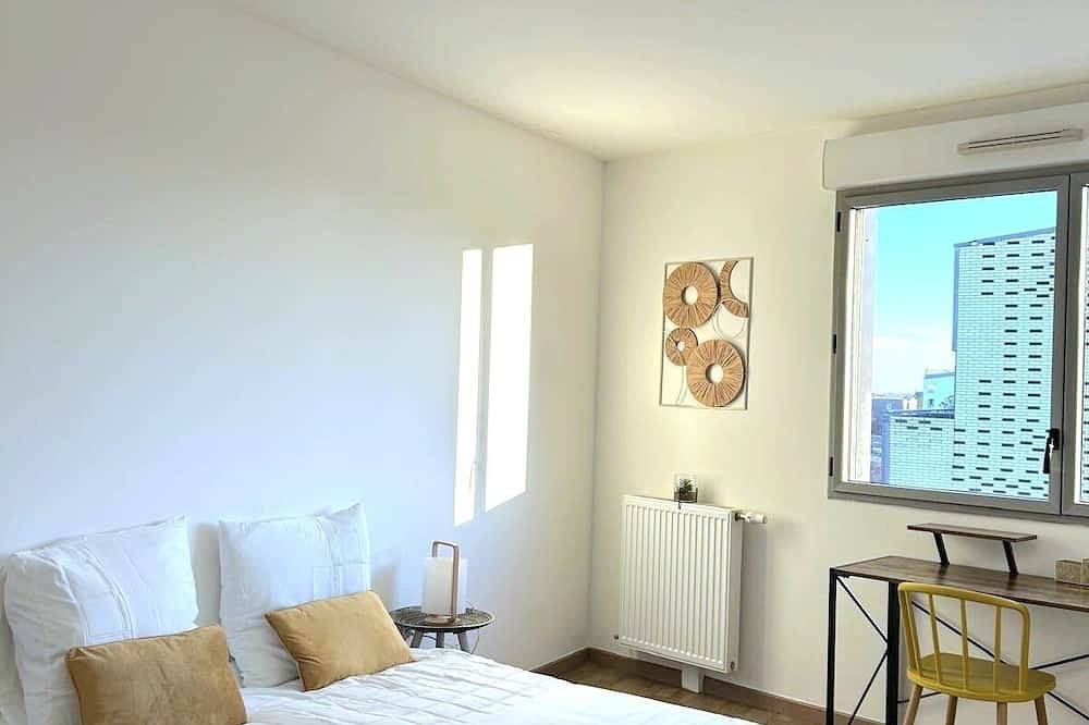 Entire apartment, Duplex 93m2- 2 bathrooms- Toulouse Airport- 8people in Blagnac, Toulouse region