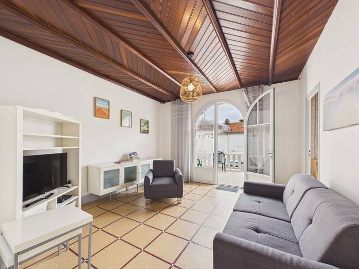 Gîte pour 4 personnes, avec Balcon et Terrasse dans Le Rocher - 2