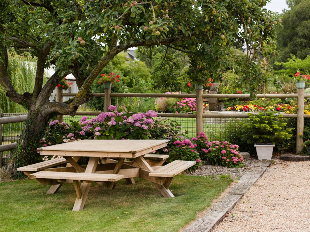 Charmante maison au cœur d'un village paisible avec jardin clos et animaux in Dragey-Ronthon, Baie du Mont-Saint-Michel