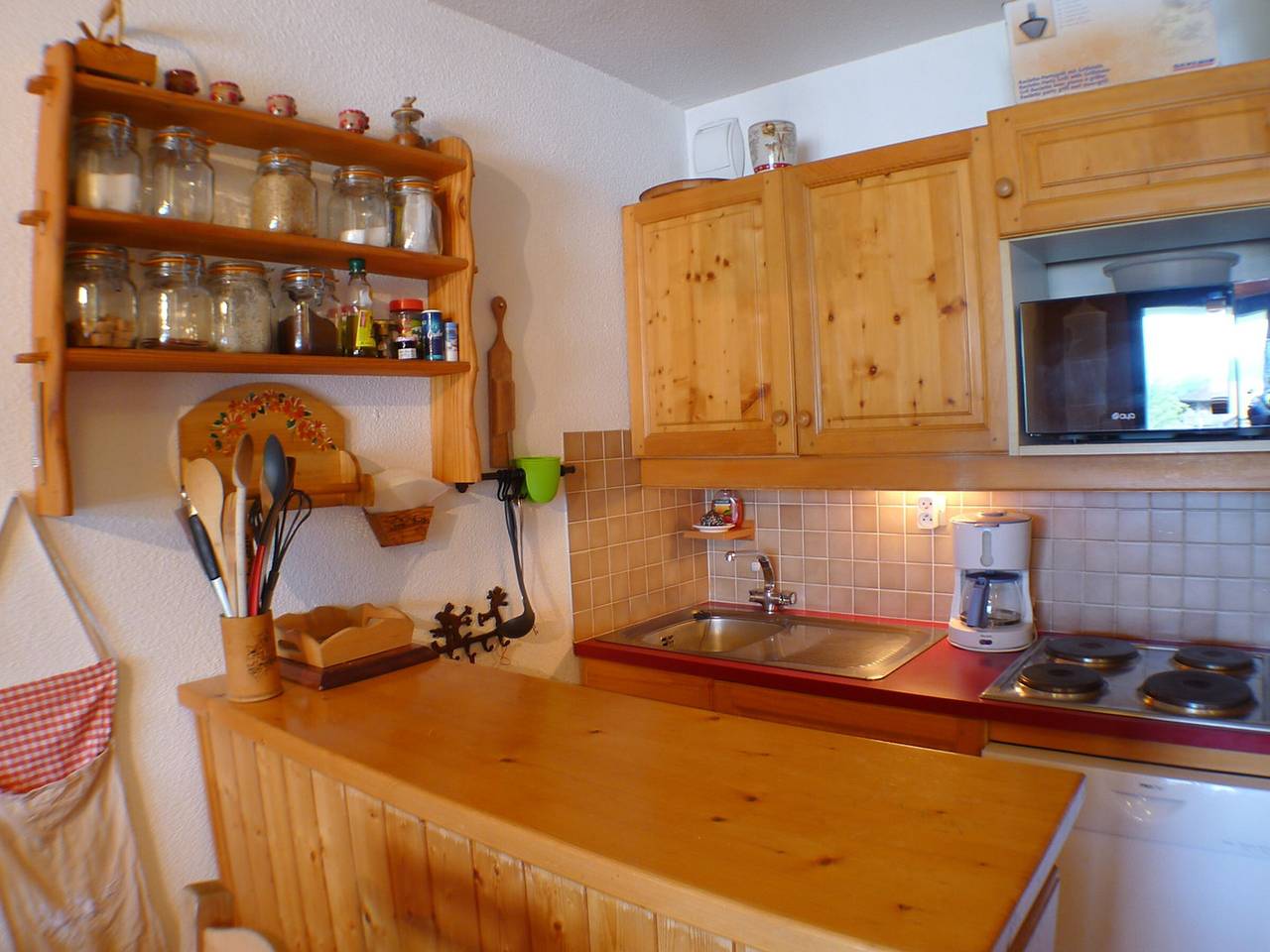 Entire apartment, Charming duplex for 6 people with Tv and parking in Samoëns. in Samoëns, Bonneville region