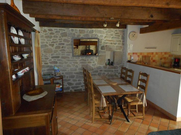 Gîte pour 4 personnes, avec terrasse et jardin à Caden