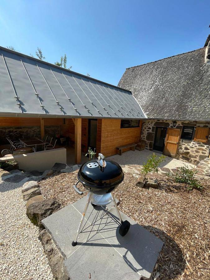 Location de vacances pour 8 personnes, avec vue et jardin à Saint-Cirgues-de-Jordanne - 4