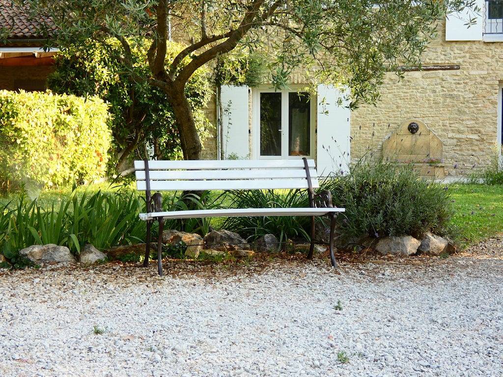 Maison d'hôtes de charme, grande piscine, jardin arboré - Chambre l'Atelier du Peintre in L'Isle-sur-la-Sorgue, Vaucluse