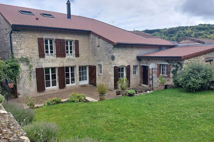 Gîte pour 8 personnes, avec jardin à Saint-Maurice-sous-les-Côtes
