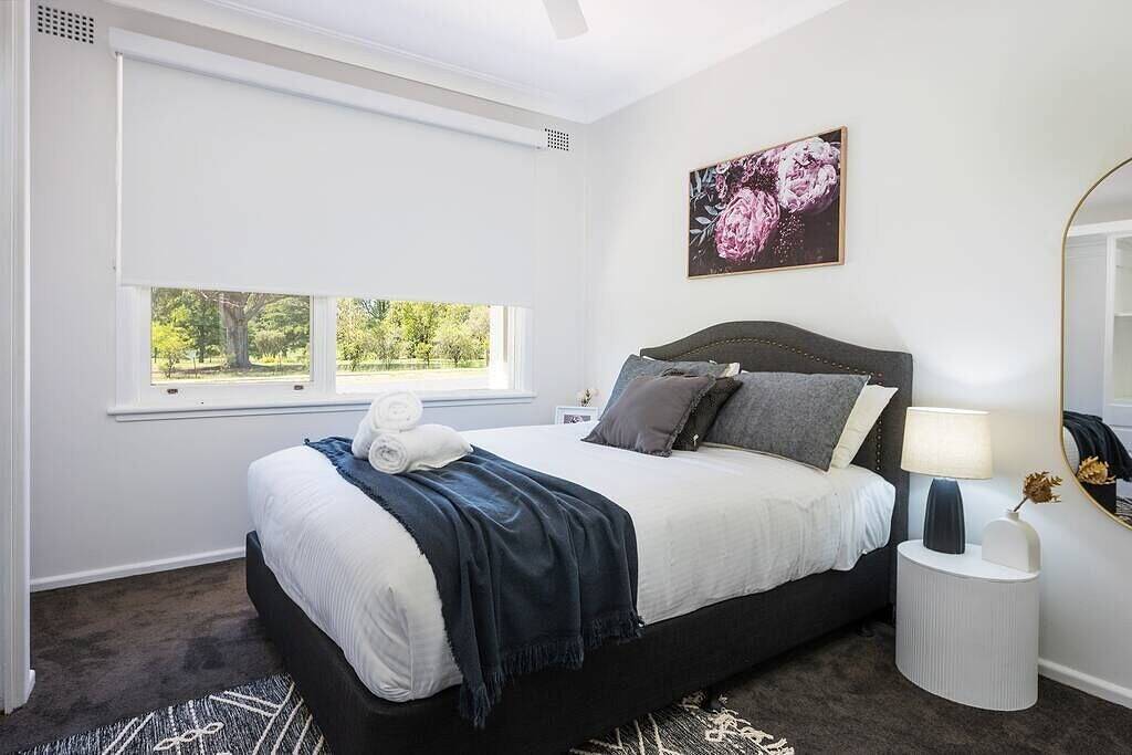 Bancroft House on Scenic Mudgee Golf Course in Mudgee, Mid-Western Regional Council