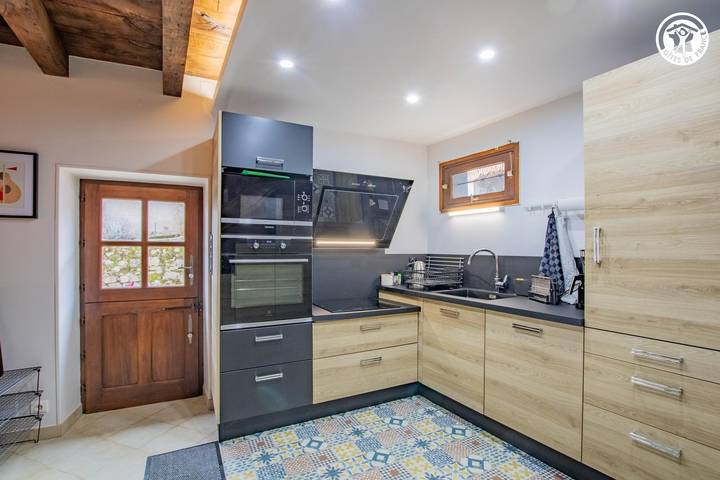 Gîte pour 7 personnes, avec jardin et terrasse à Saint-Léger-sous-Beuvray - 2