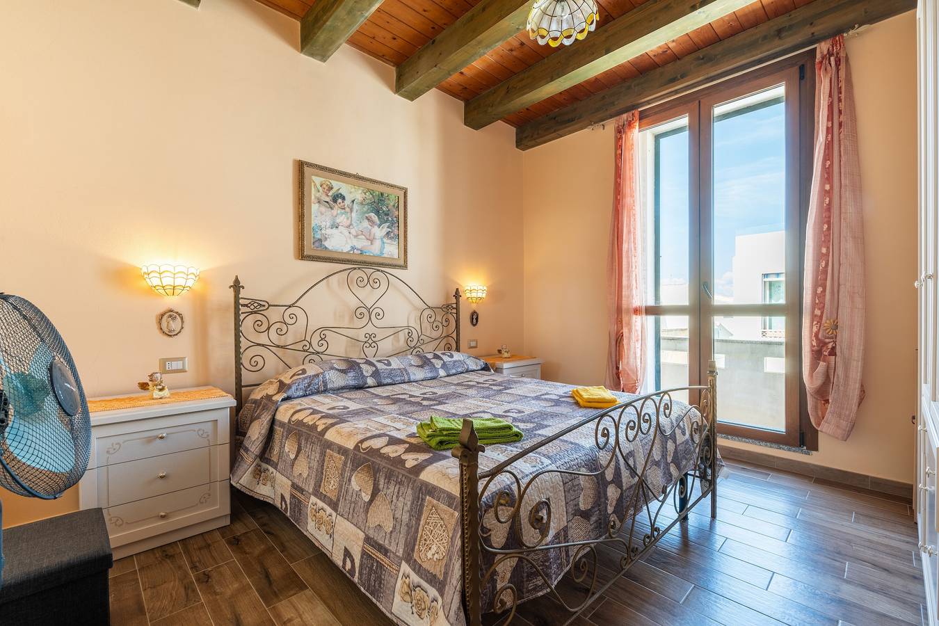 Ganze Wohnung, Ferienwohnung 'Da Giò, A Due Passi Dal Mare' mit privater Terrasse und Klimaanlage in Calasetta, Sant'Antioco
