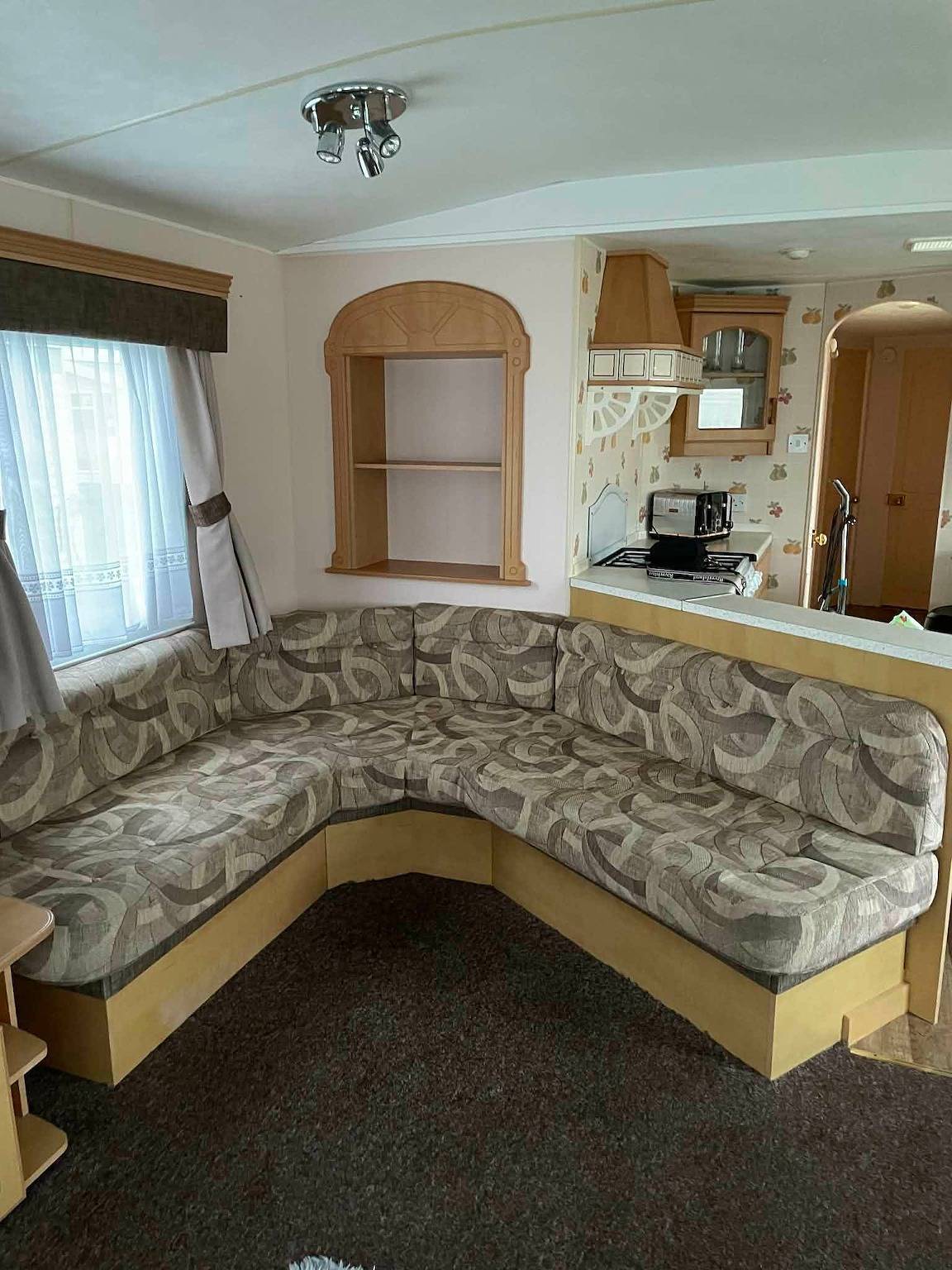 Coastfield Park 3-Bed Cabin Sleeps 8 w/ Parking in Ingoldmells, Lincolnshire