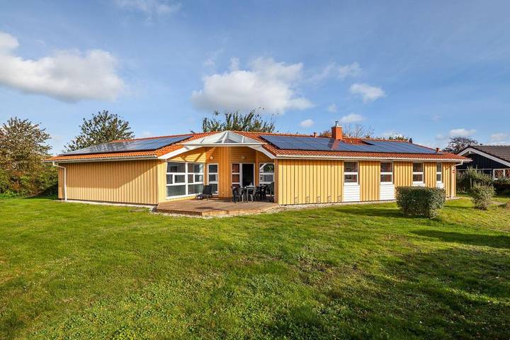 Ferienhaus für 10 Personen, mit Whirlpool und Sauna sowie Terrasse in Grömitz - 4