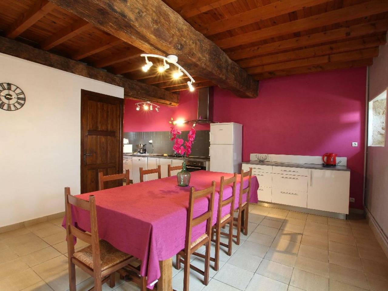 Charming Stone House for 8 with Garden, Near Utah Beach, Pet-Friendly in Orglandes, Côte de la Déroute