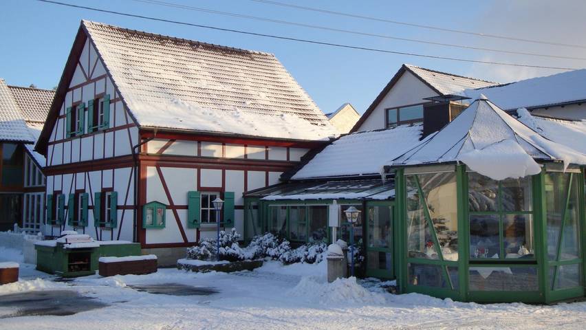 Waldhotel Bächlein - Einzelzimmer Standard (17qm) mit Balkon in Mitwitz, Landkreis Kronach