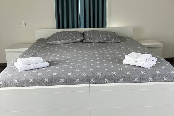 Sunny Pool Villa at Vinkeveense Plassen | 20 Min from Amsterdam in Vinkeveen, Groene Hart