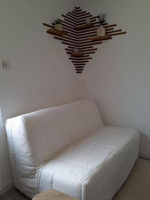 Appartement entier, One-Bedroom Apartment in Éguzon-Chantôme, Région de La Châtre