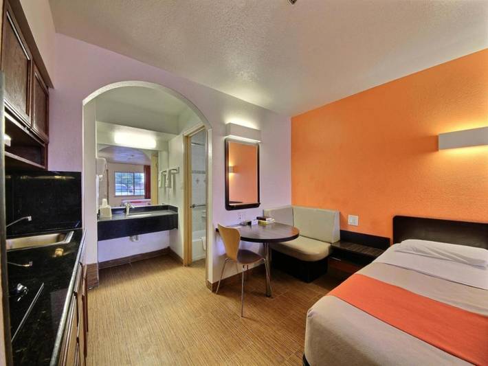 Ganze Wohnung, 1 Kingsize-Bett | Rauchen in Edinburg, Hidalgo County