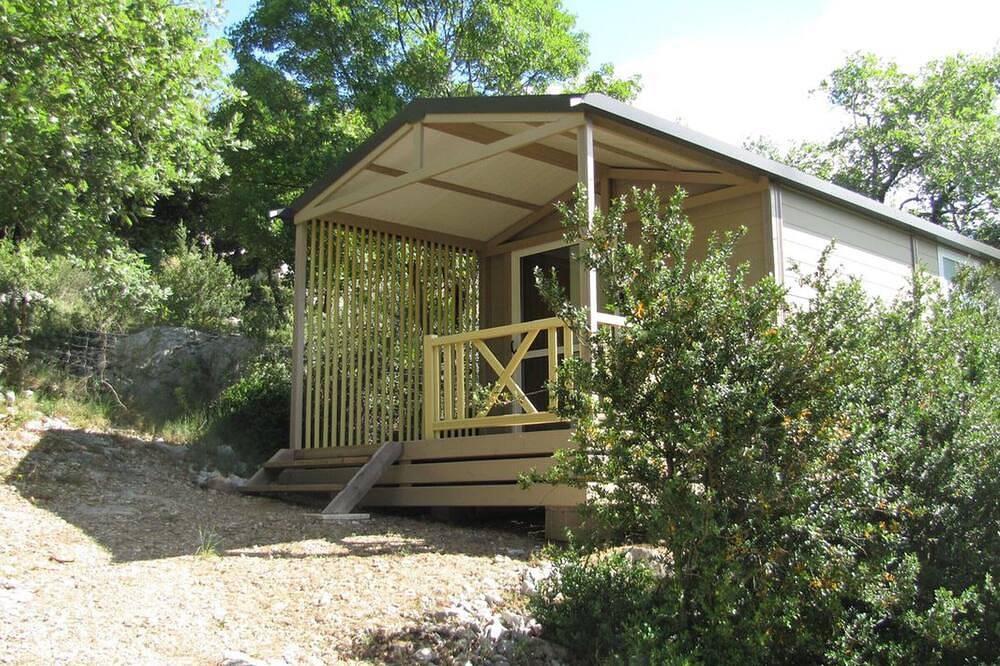 Gemütliches Chalet mit Terrasse in Vogüé in Vogüé, Ardèche