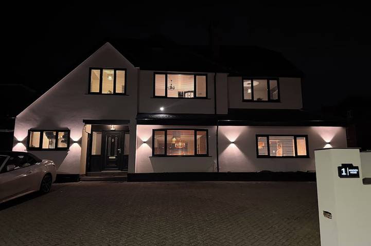 Holiday home for 12 people, with garden and terrace as well as hot tub, with pets - 1