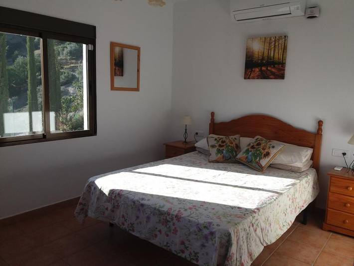 Casa rural para 8 personas, con vistas además de jardín y piscina en Comares - 4