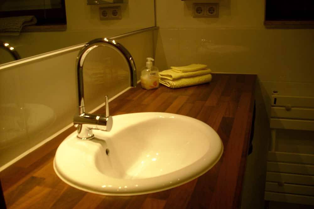Apartamento entero, Apartamento completo con jardin. in Hockenheimring, Nussloch
