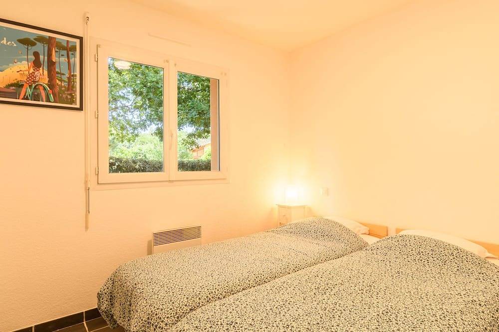 La Lette Ii Albizzias by Interhome in Saint-Julien-en-Born, Côte d’Argent