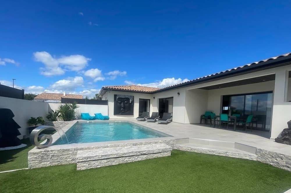Villa climatisée avec piscine vue Cévennes- 10% avril-juin et du 22/08 au in Aigremont, Région d'Alès