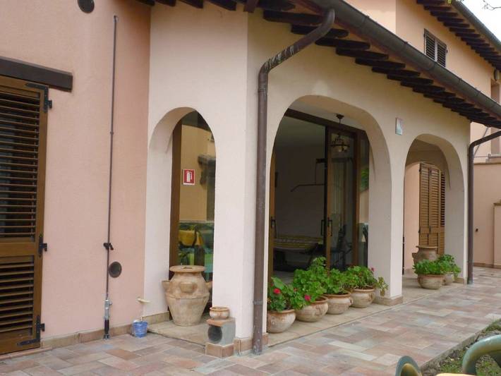 Location de vacances pour 5 personnes, avec vue ainsi que piscine et jardin à Gualdo Tadino - 3