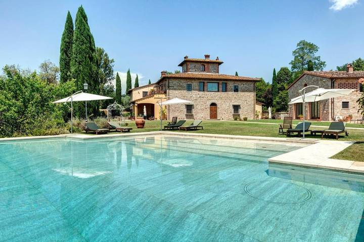 Villa per 4 persone, con Terrazza e Giardino nonché Piscina e Panorama a Scandicci