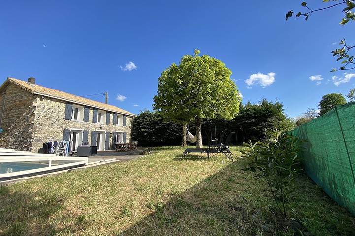 Location de vacances pour 8 personnes à Messé