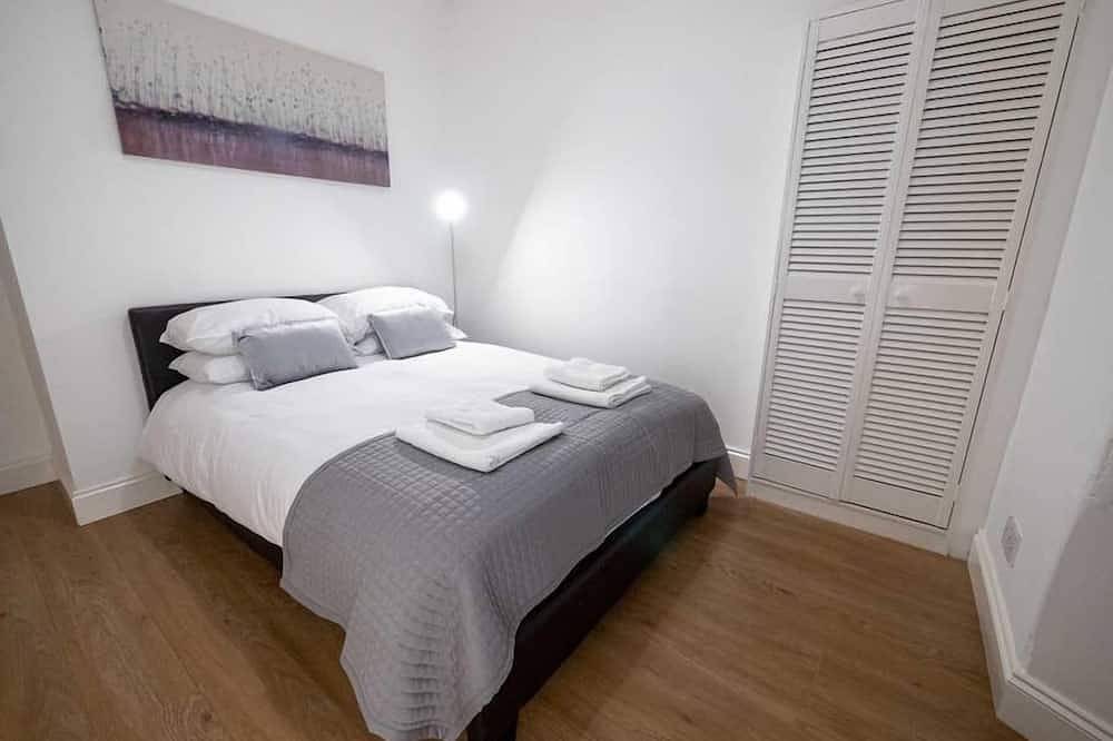 Geheel appartement, ☆ Spacious 2 Bed flat, Close to University ☆ in Dundee, Angus