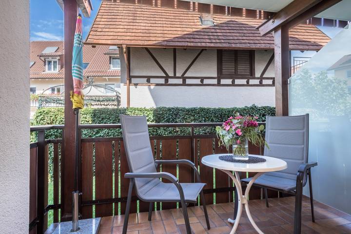 Ferienwohnung für 2 Personen, mit Balkon und Garten sowie Seeblick in Langenargen