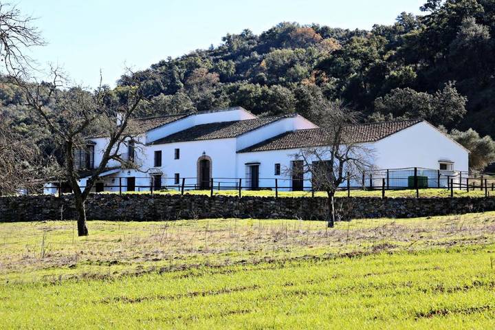 Casa rural para 6 personas, con Terraza además de Jardín y Piscina en Constantina