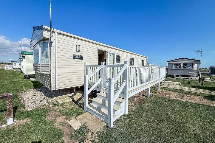 Glamping for 8 people in St Osyth