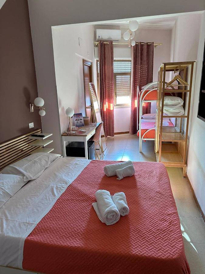 Chambre d’hôte pour 2 personnes, avec balcon et vue à Villa San Giovanni - 2