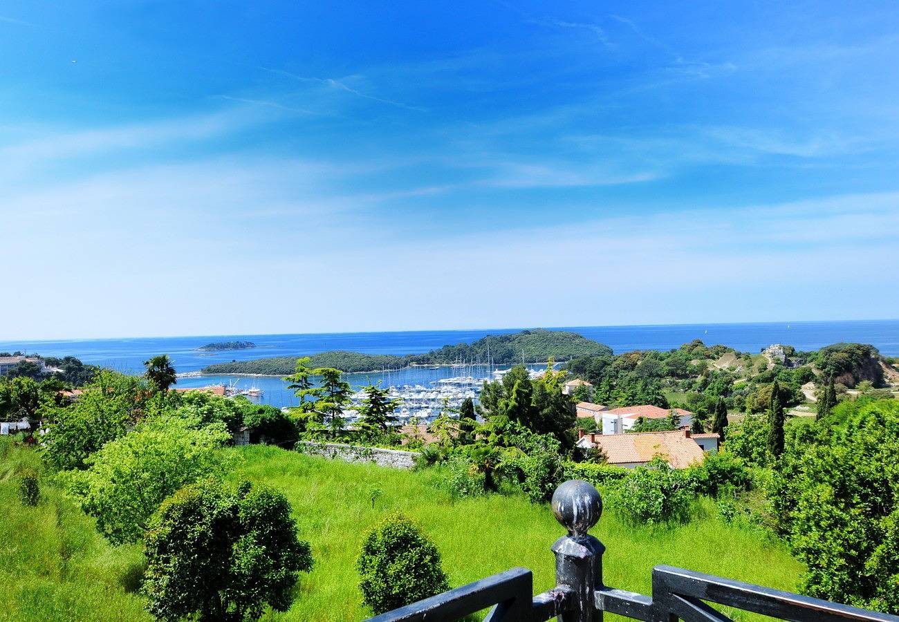 Villa Carla- Istrian Stone Villa with Sea View in Vrsar, Vrsar-Funtana