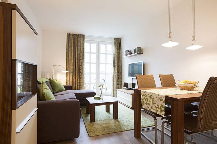 Ferienwohnung für 4 Personen, mit Balkon und Sauna sowie Seeblick in Benz