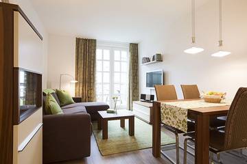 Ferienwohnung für 4 Personen, mit Balkon und Seeblick sowie Sauna am Balmer See