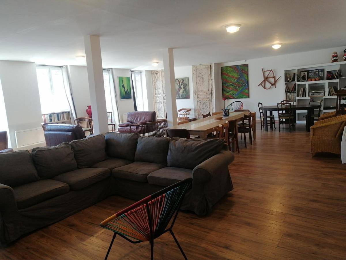 Appartement entier, Apartment in Courtenay, Région de Montargis