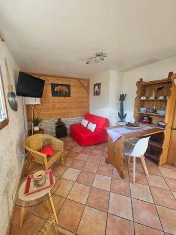 Gîte pour 4 personnes, avec jardin et vue à Aigueblanche