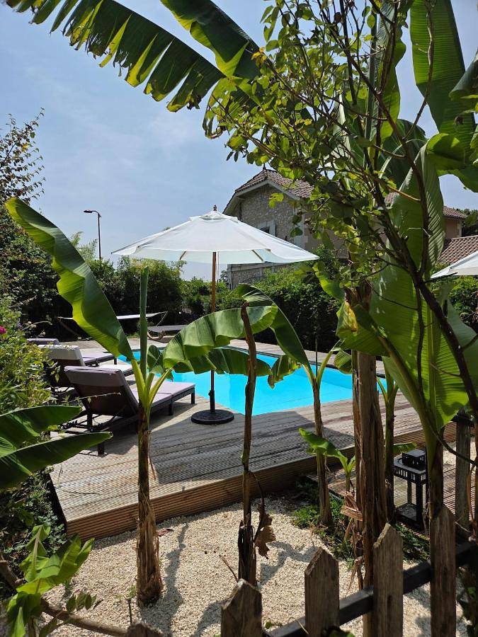 Villa pour 8 personnes, avec Terrasse ainsi que Jardin et Piscine