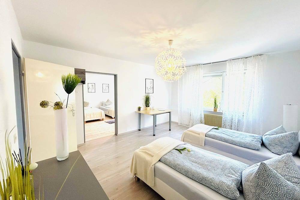 Ganze Wohnung, Hechingen: Apartment Albglück 1 | 80qm I 2 Sz | 1-5 Pers. | Burg Hohenzollern in Hechingen, Neckar-Alb