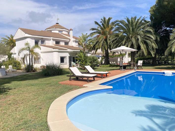 Casa rural para 10 personas, con jardín además de jacuzzi y piscina en Salou - 3