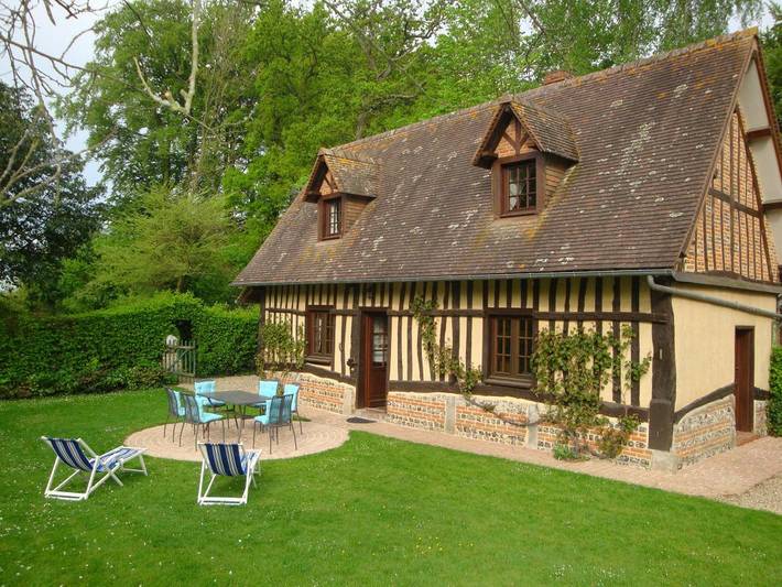 Gîte pour 6 personnes, avec jardin et terrasse à Manéhouville