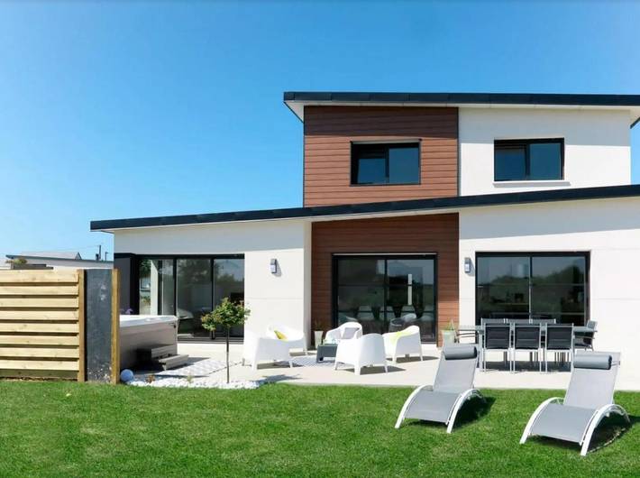 Location de vacances pour 8 personnes, avec jardin et jacuzzi dans Kerfissien