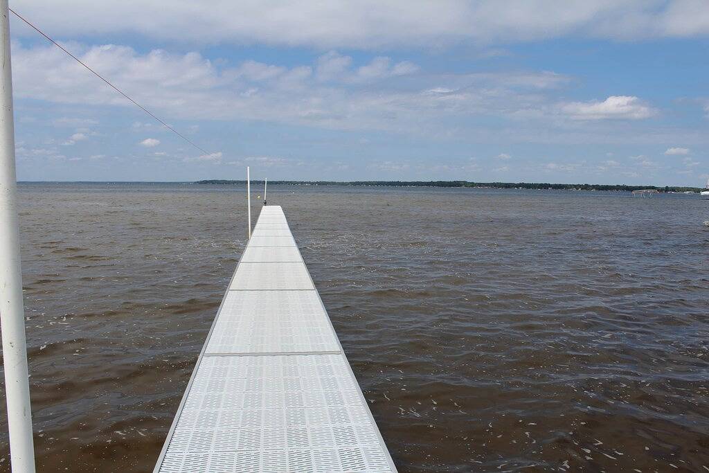 Jack's on the Bay, 2 Bedroom/2 Bath Lake Front in Prudenville, Roscommon County