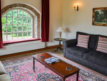 Log Cabin for 2 People in Northumberland, North East England, Photo 3