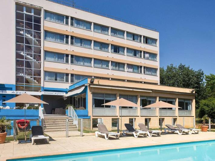 Hôtel pour 3 personnes, avec piscine ainsi que jardin et vue, animaux acceptés
