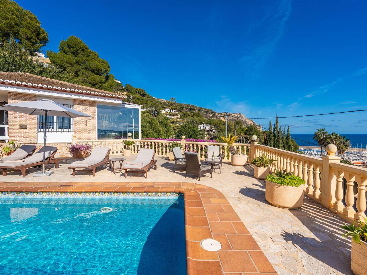 Villa de luxe à Javea avec piscine privée et climatisation près de la plage in Javea Port, Jávea