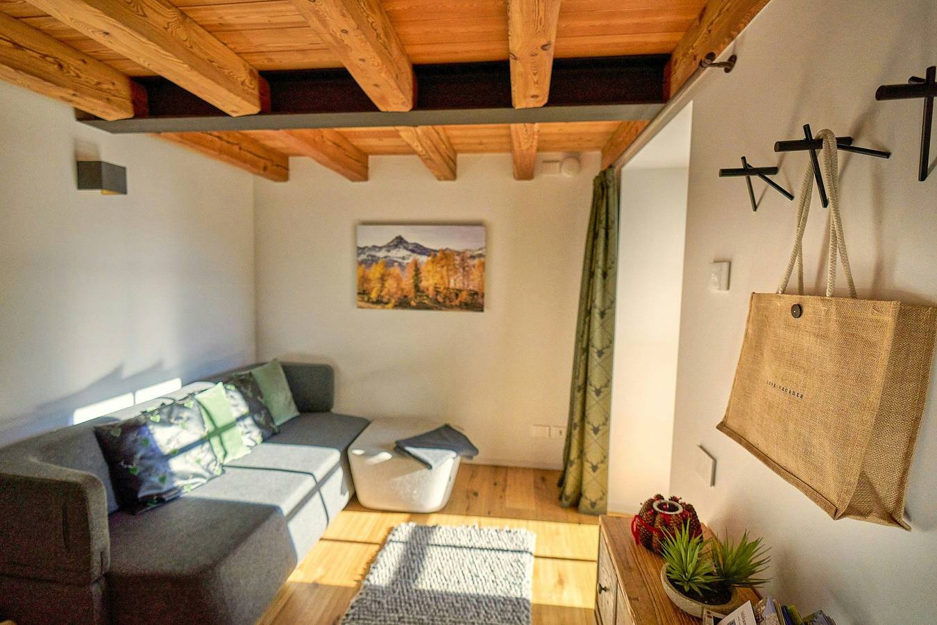 Ganze Wohnung, Moderne Maisonette-Wohnung im Herzen von Chiavenna in Kleven, Bernina-Alpen