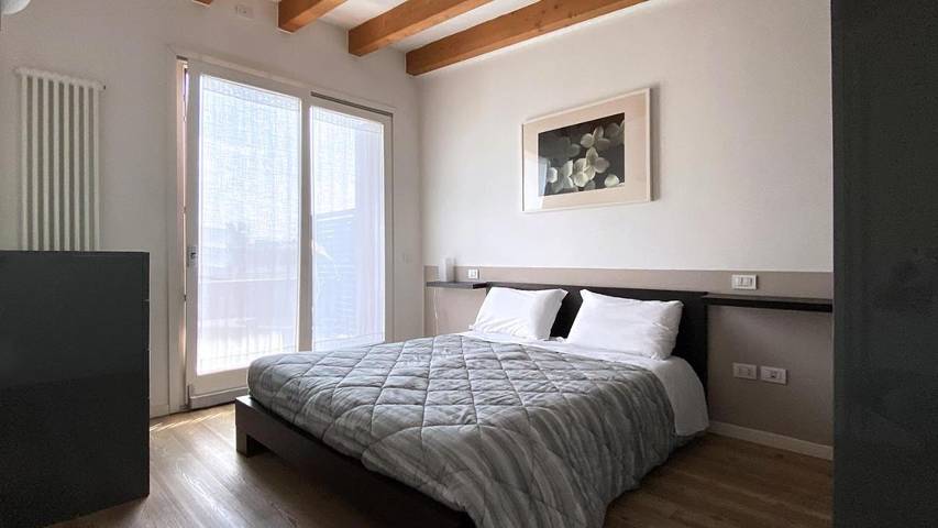 Ferienwohnung für 3 Personen, mit Ausblick und Seeblick sowie Terrasse und Pool in Arco - 2